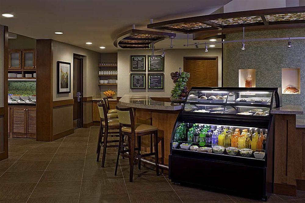 Hyatt Place Pittsburgh Airport - Robinson Mall Robinson Township  Restaurant photo